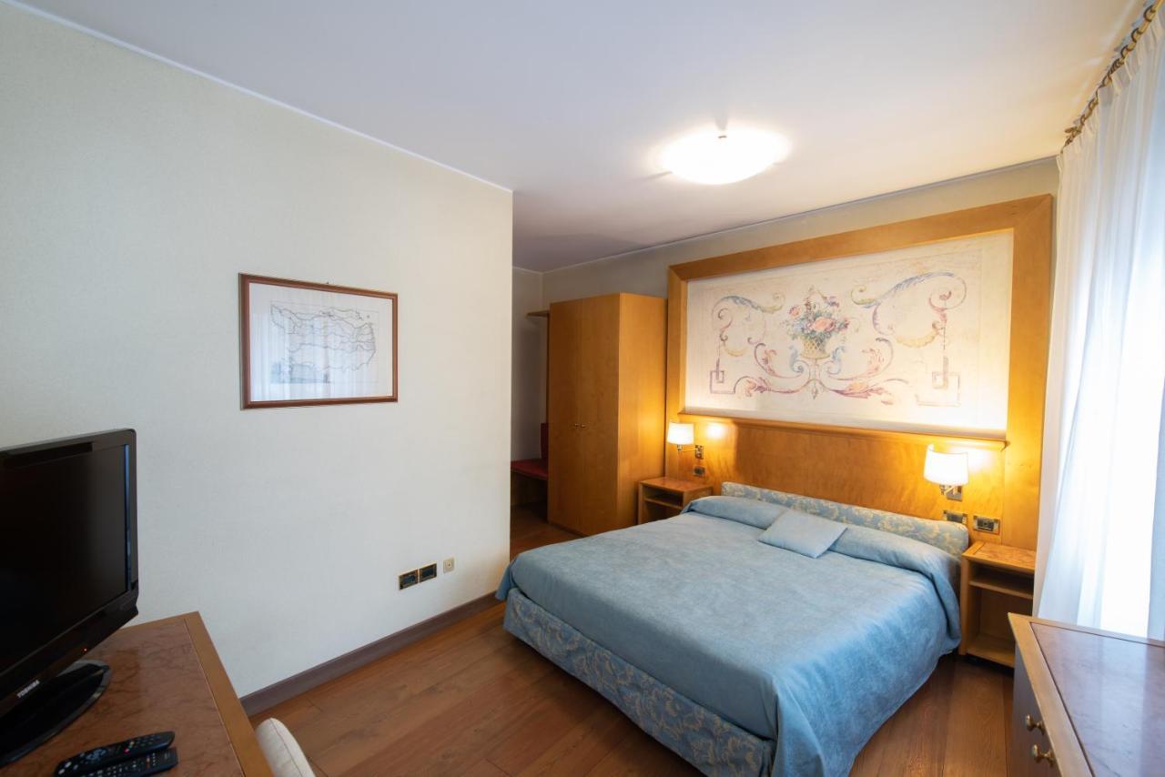 Residence La Fenice Падуя Экстерьер фото